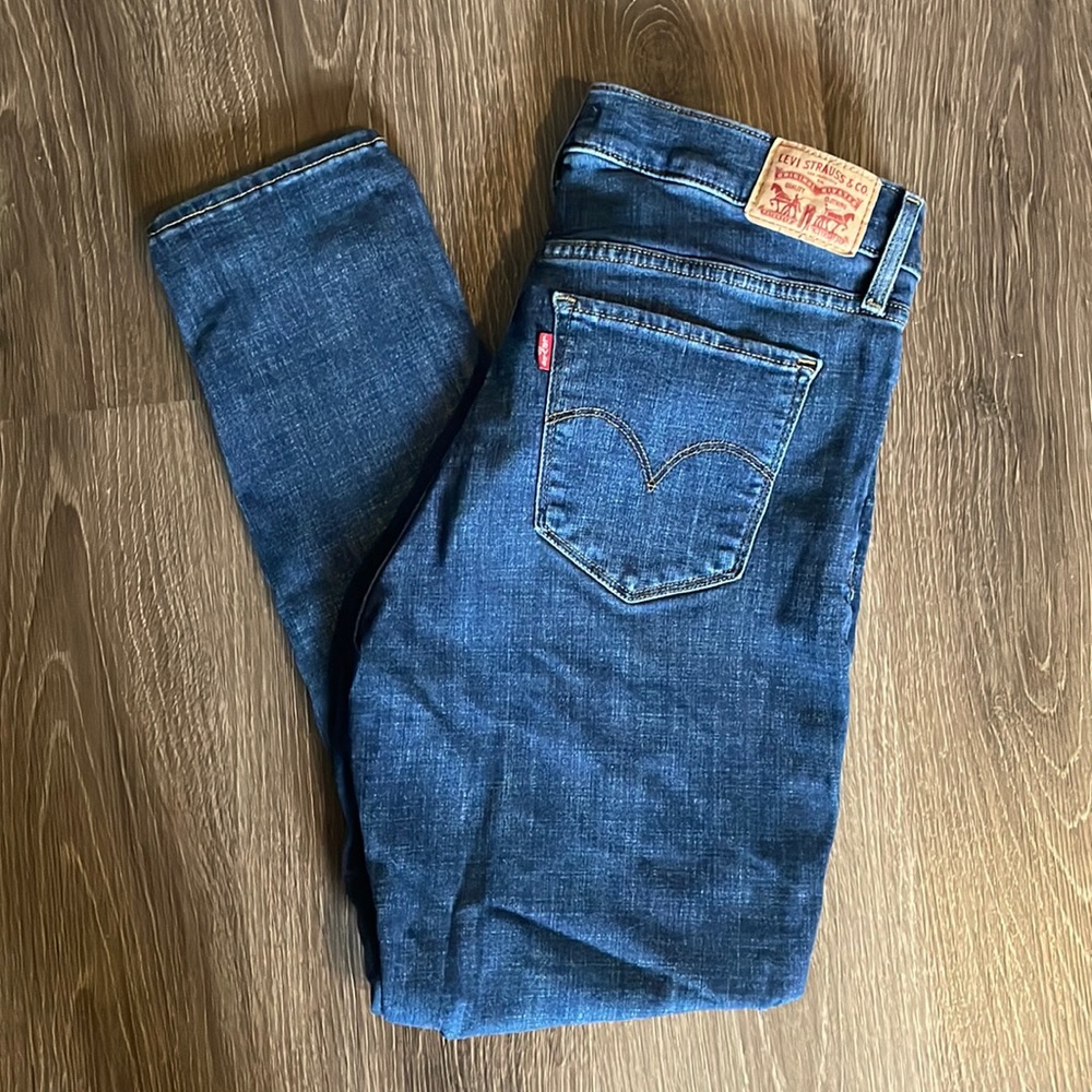 Levi’s 311 Shaping Skinny Jean